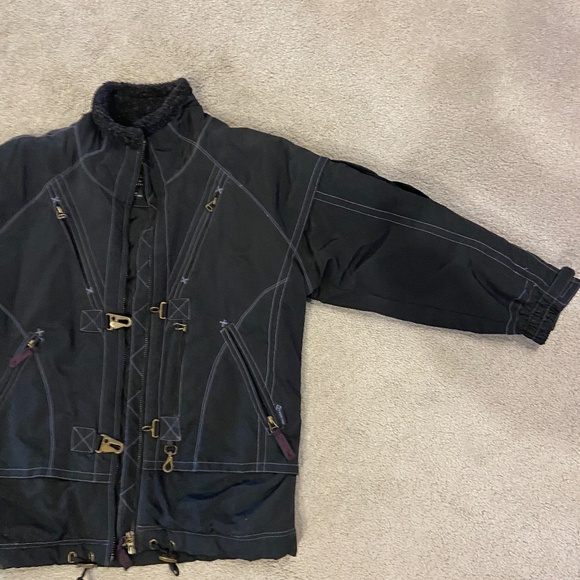 Black Snowboarding Jacket - Picture 4 of 7